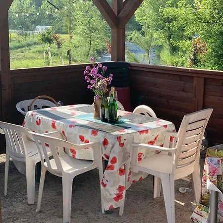 Ubytovani V Apartmanu, 2 Loznice, Na Farme Bzany